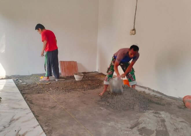 ​Sentuhan Tangan Dingin Satgas TMMD 129 Kodim 0812/Lamongan: Uji Presisi dan Seni Menata Keramik di Rumah Impian Warga