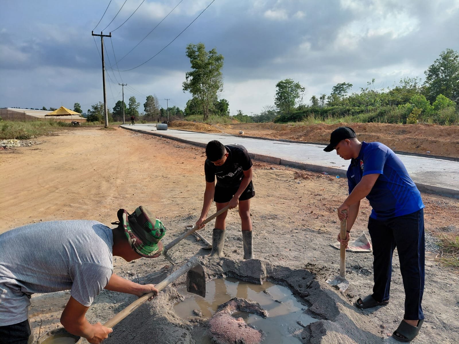 Respon Cepat Kebutuhan Warga, Sasaran Pembangunan Infrastruktur Jalan TMMD Kodim 0315/TPI Selesai Tepat Waktu