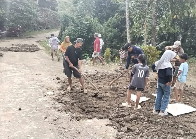 Antusiasme Masyarakat Desa Patukku dalam TMMD Ke-129