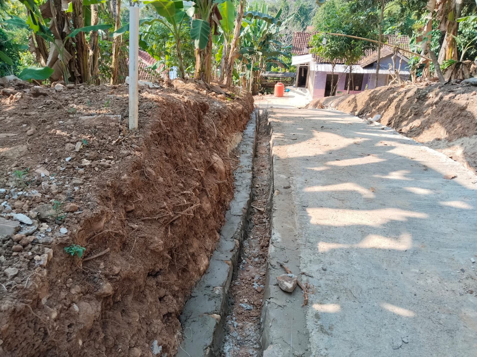 Rabat Beton 210 Meter Terus Dikebut, Akses Warga Pinang Jaya Semakin Nyaman