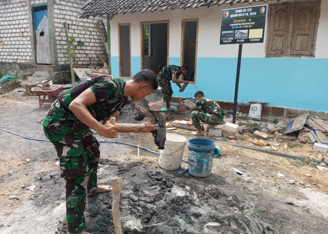 RTLH Bapak Kardo Kian Rampung, Satgas TMMD Kodim 0813/Bojonegoro Kerjakan Pengecatan