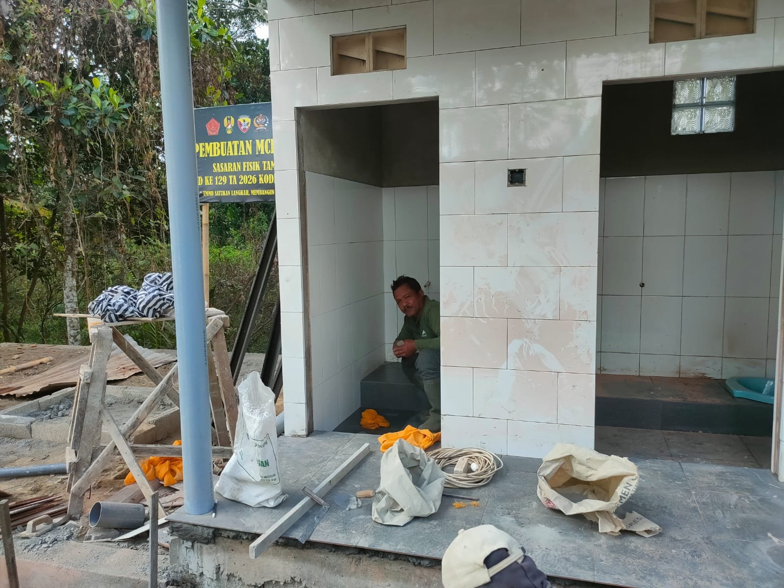 MCK Fasum Sekardadi Dikebut, Satgas TMMD Kodim 1626/Bangli Kejar Penyelesaian Sebelum Penutupan