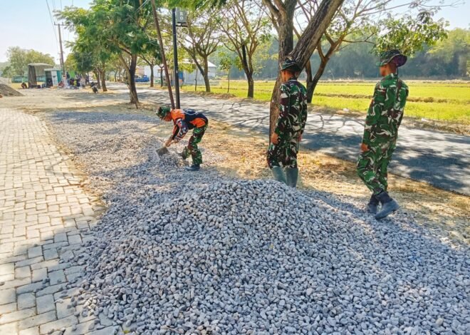 Kebersamaan TNI dan Warga Warnai Pembangunan Musala dan MCK TMMD Ke-129