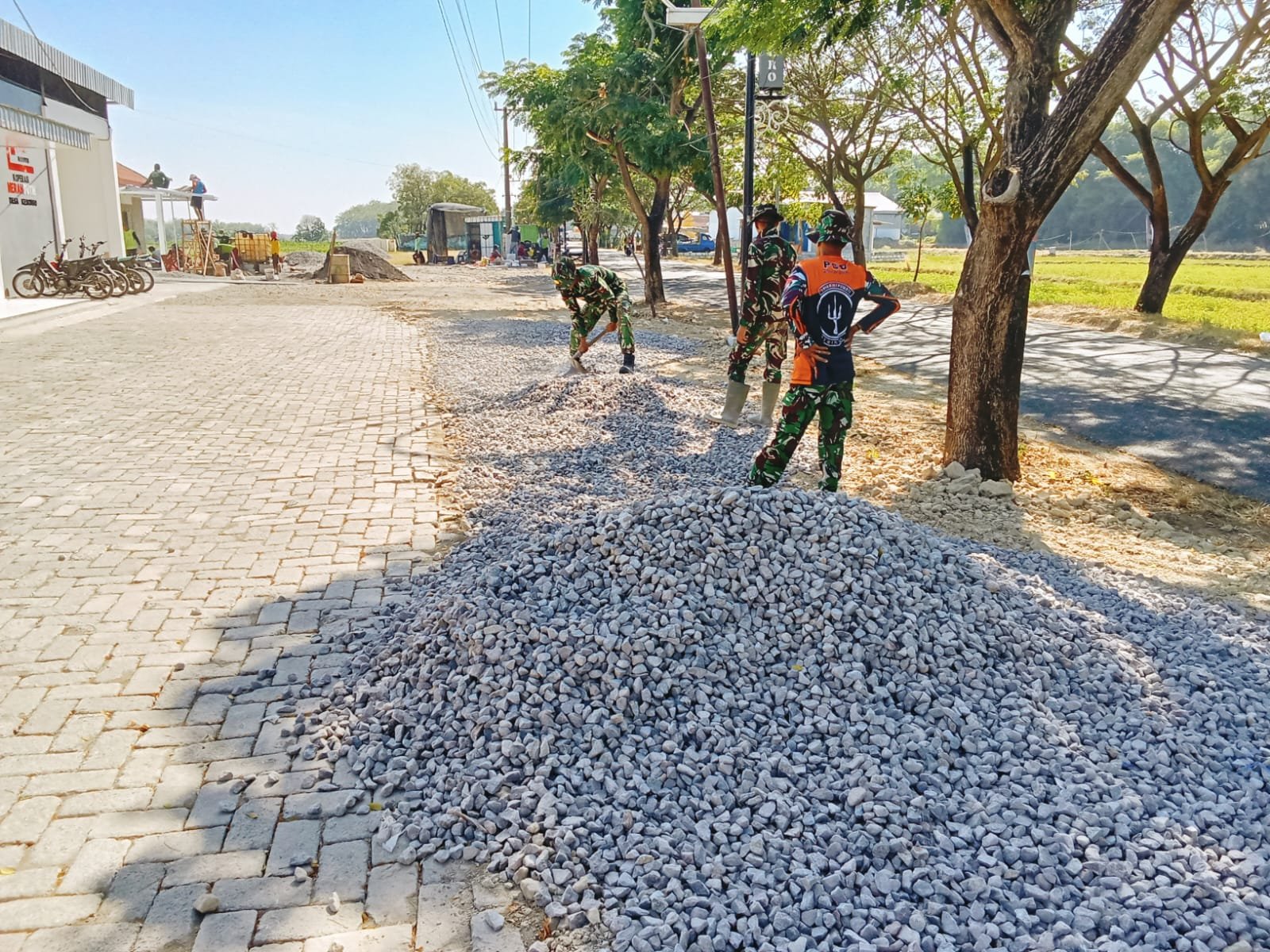 Semangat Gotong Royong Percepat Pembangunan Musala dan MCK di Jalan Kesongo–Sukorame