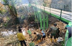 Cerita Satgas TMMD 129 Bojonegoro Rajut Kebersamaan di Jembatan Brang Etan