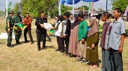 TMMD 129 Bojonegoro Bagikan 200 Paket Sembako untuk Warga Desa Kesongo