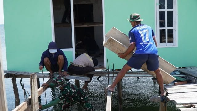 Renovasi RTLH Milik Ibu Samsia Terus Dikerjakan Satgas TMMD
