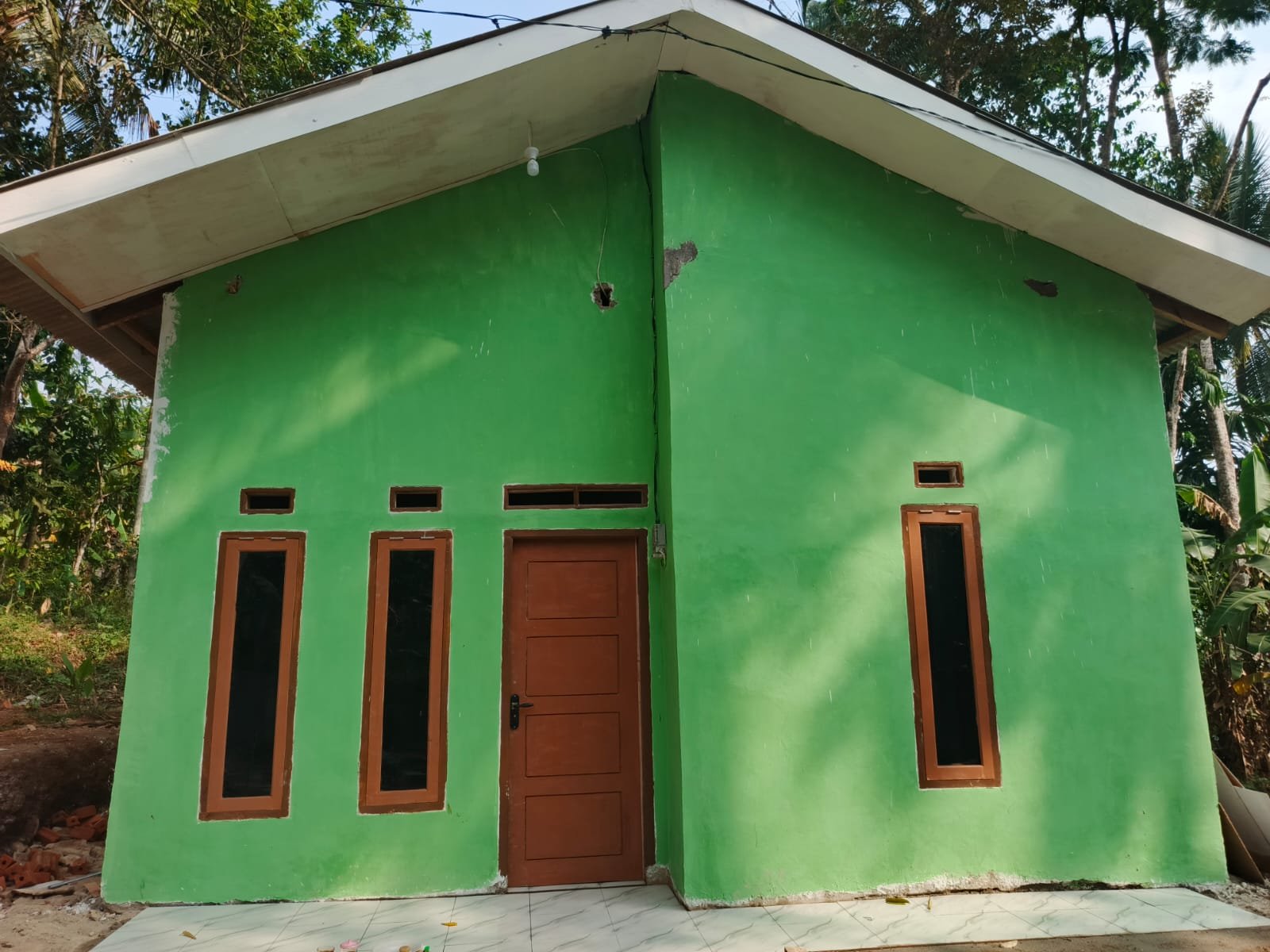 Dari Rumah Tak Layak Menjadi Hunian Nyaman, Satgas TMMD Selesaikan Tahap Perapihan Rumah Bapak Hendi