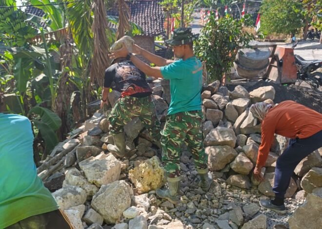 Kemanunggalan TNI dan Rakyat Jadi Kunci Utama Suksesnya Gelaran TMMD 129 Kodim 0812/Lamongan