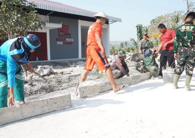 Bahu-Membahu Bangun Akses Desa, Sinergi Satgas TMMD 129 dan Warga Terus Pacu Progres Jalan Rabat Beton Desa Tlemang