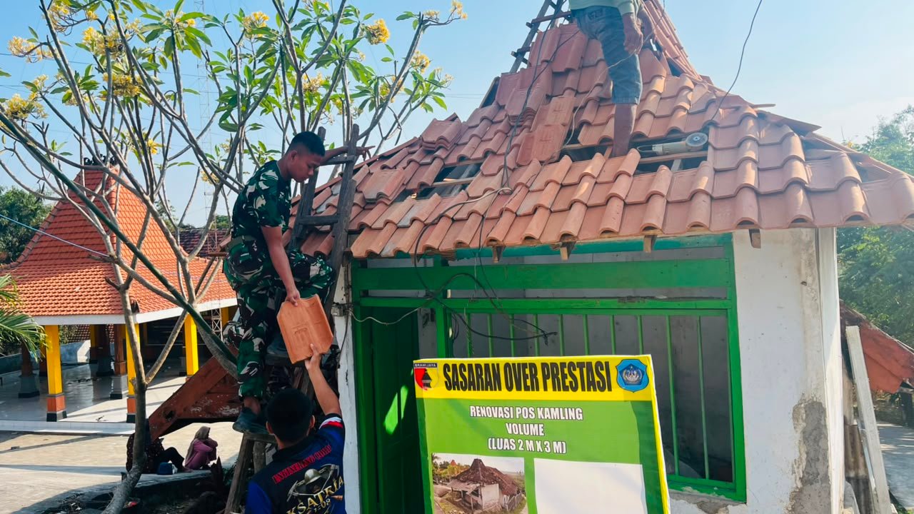 Perkuat Keamanan Lingkungan Desa, Satgas TMMD 129 Lanjutkan Progres Perehaban Pos Kamling Desa Tlemang