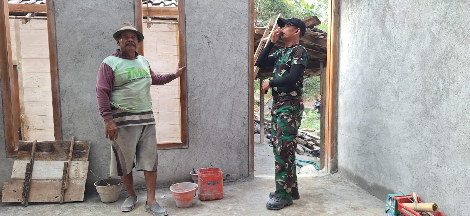 ​Merasakan Kehangatan di Dusun Bakon: Dari Balik Jemari Satgas TMMD ke 129 kodim 0812 Lamongan, Harapan Rumah Layak Huni Kian Nyata
