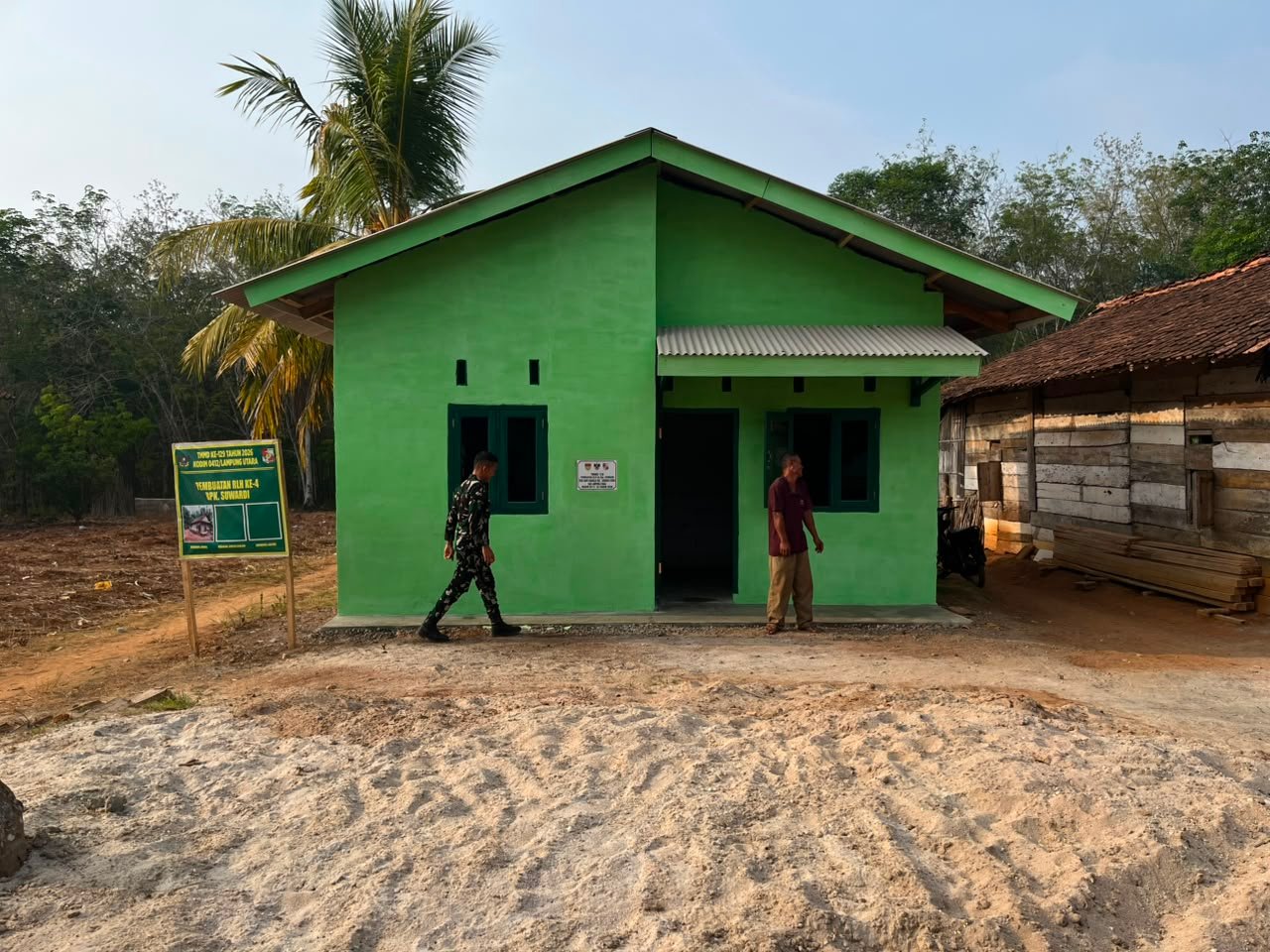 Rumah Layak Huni dan MCK Program TMMD ke-129 Kodim 0412/Lampung Utara Capai 99,89 Persen.