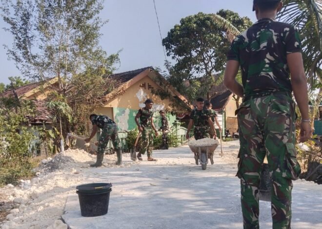 Ketika Gerobak Dorong dan Peluh Satgas TMMD 129 Bojonegoro Menyejahterakan Warga Kesongo