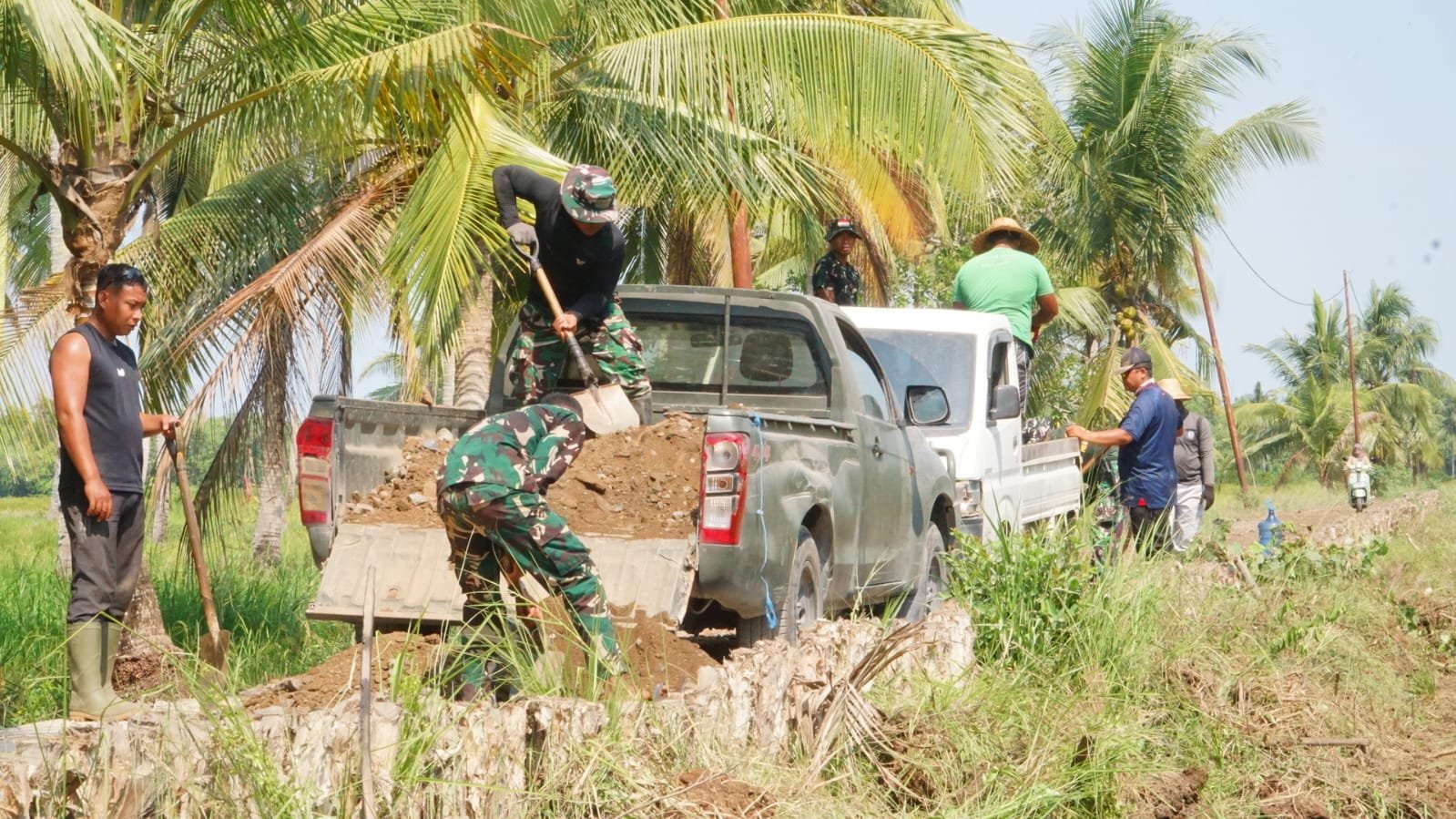 Akses Warga Segera Makin Nyaman, Satgas TMMD Genjot Penimbunan Jalan Bandar Raya