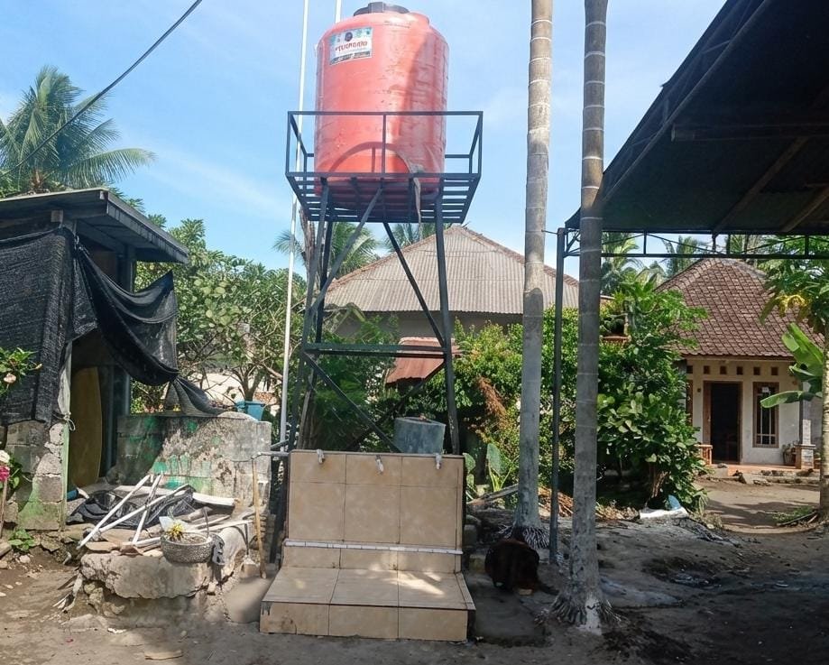 Air Bersih Segera Dinikmati, Satgas TMMD 129 Kodim 0413/Bangka Tuntaskan Tower dan Keramik Sumur Bor