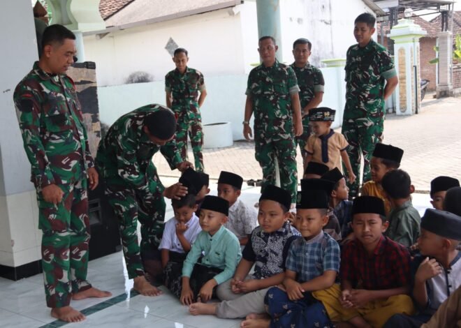 Potret Hangat TMMD 129 Bojonegoro: Kala Prajurit TNI Jadi Sahabat Anak-Anak Desa Kesongo