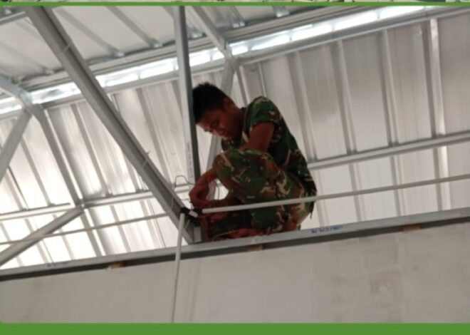 Plafon Kamar Mulai Terpasang, Satgas TMMD 129 Kodim 0413/Bangka Tingkatkan Kenyamanan Hunian Bapak Ardiansyah