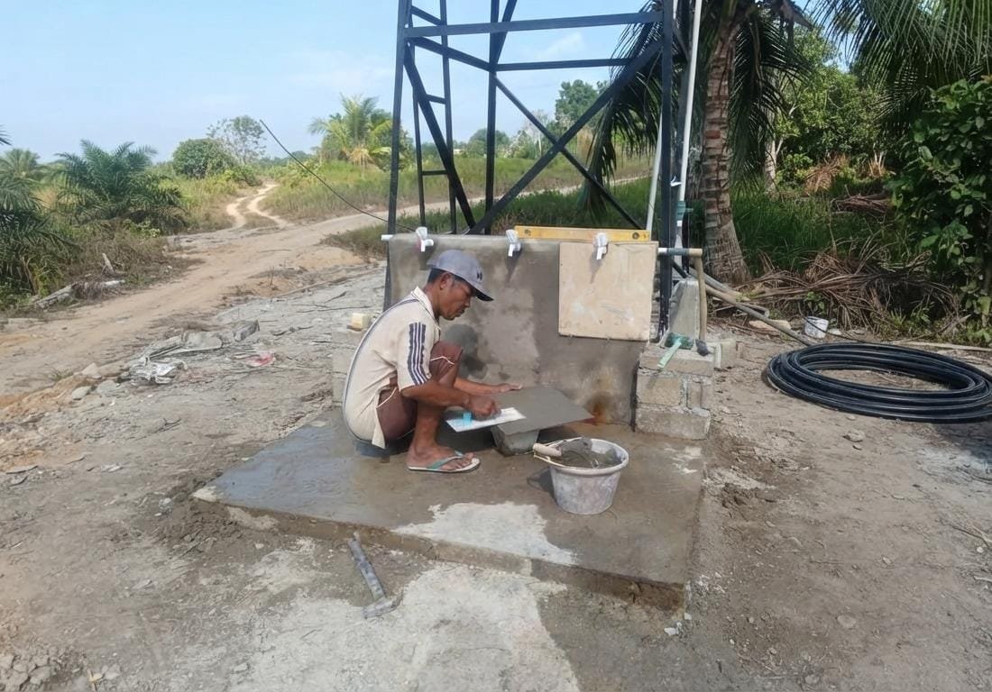 Sumber Kehidupan Baru Mengalir di Dusun Janang! Satgas TMMD 129 Kodim 0413/Bangka Rampungkan Pembangunan Sumur Bor untuk Warga