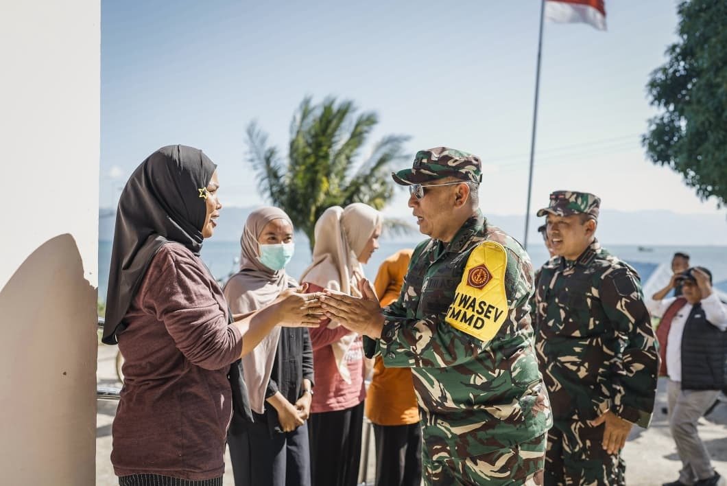 Wairjenad Tinjau Kegiatan Pencegahan Stunting di Puskesmas Umbele, Serahkan Paket Makanan Bergizi