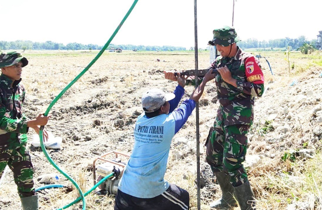 Hidupkan Asa dari Gemericik Air: Satgas TMMD 129 Kodim Bojonegoro Bangun Sumur Bor untuk Masa Depan Desa Kesongo