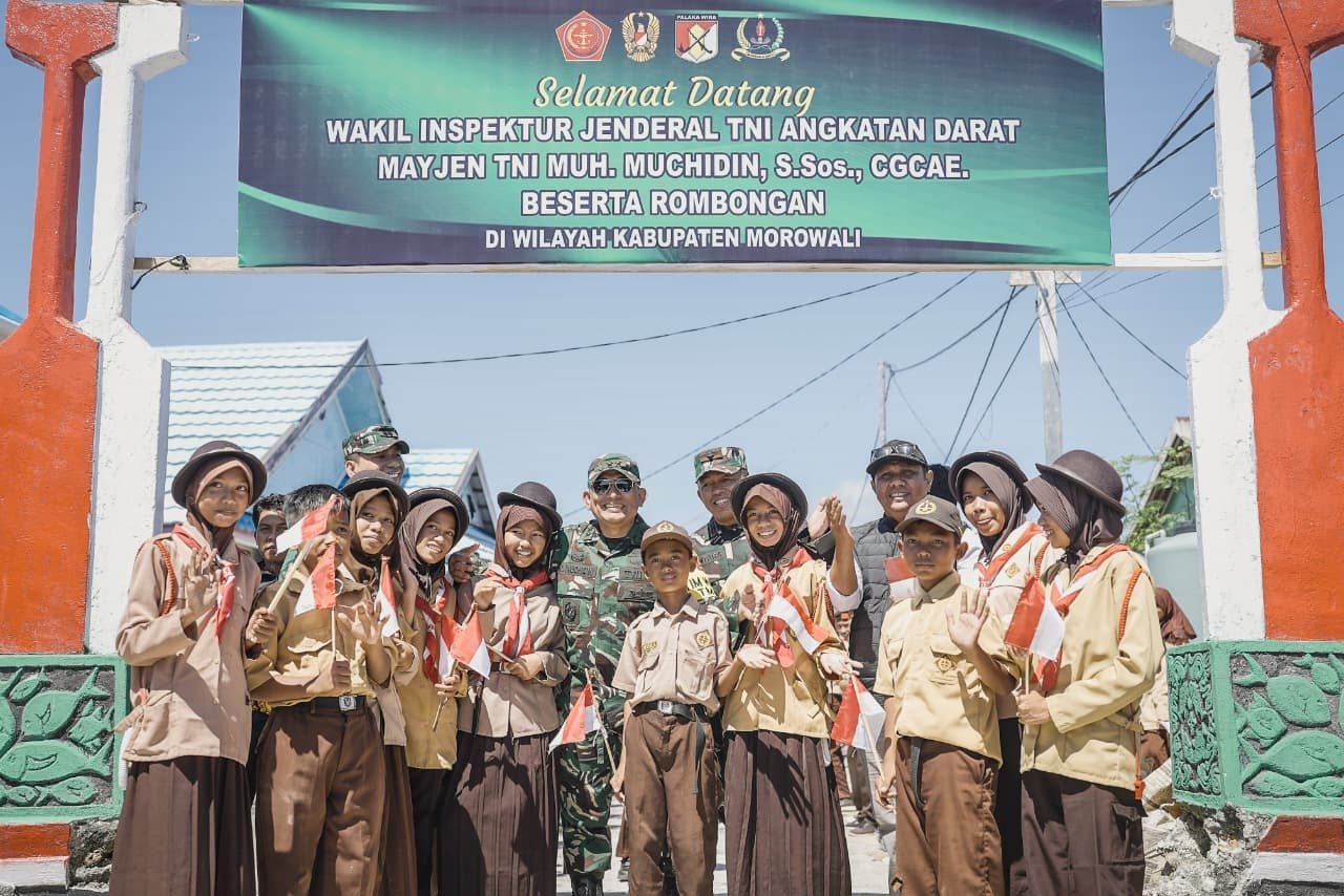Disambut Meriah Masyarakat dan Pelajar, Wairjenad Tiba di Lokasi TMMD Ke-129 Kepulauan Umbele