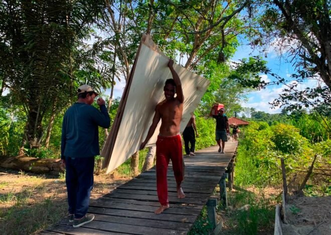Jalur Sungai Jadi Andalan, Satgas TMMD Kodim 1206/Putussibau Kirim Material ke Desa Belatung