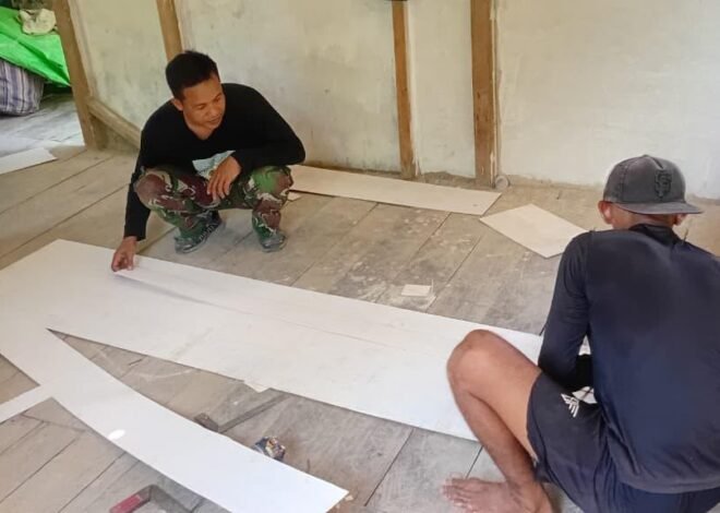Gotong Royong TNI dan Warga Percepat Penyelesaian RTLH di Dusun Pala Pintas