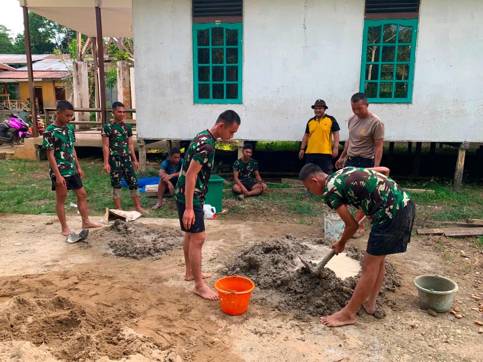 TNI-Polri Turun Langsung, Pembangunan MCK Gereja Santo Fransiskus Xaverius Terus Dikebut