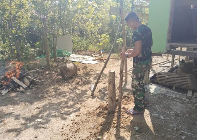 Teras RTLH Ibu Yustina Atoh Makin Berbentuk, Satgas TMMD Kodim 1206/Putussibau Terus Kejar Penyelesaian