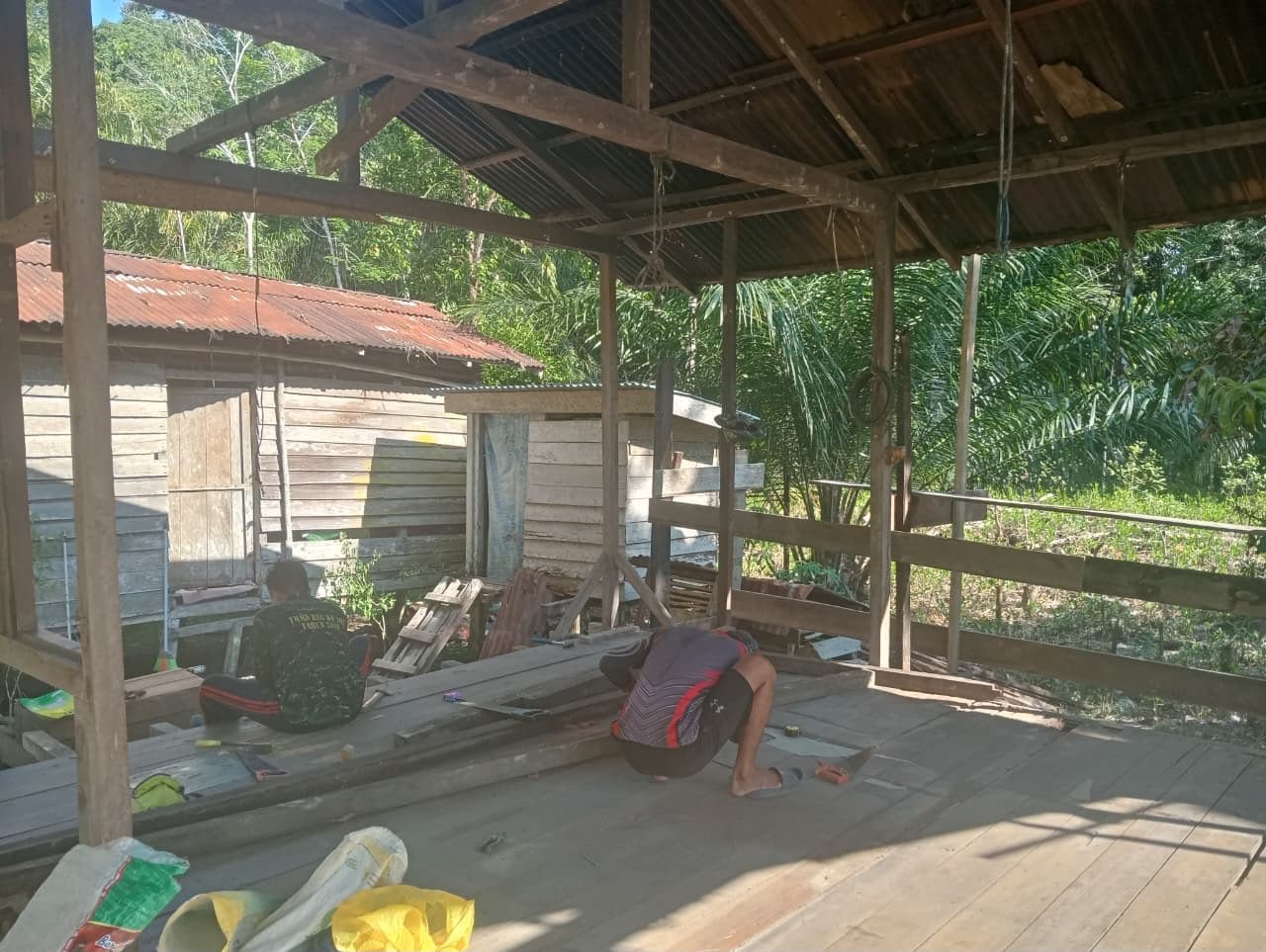 Pembangunan Dimulai, Satgas TMMD Kodim 1206/Putussibau Wujudkan Hunian Layak untuk Ibu Marsiana