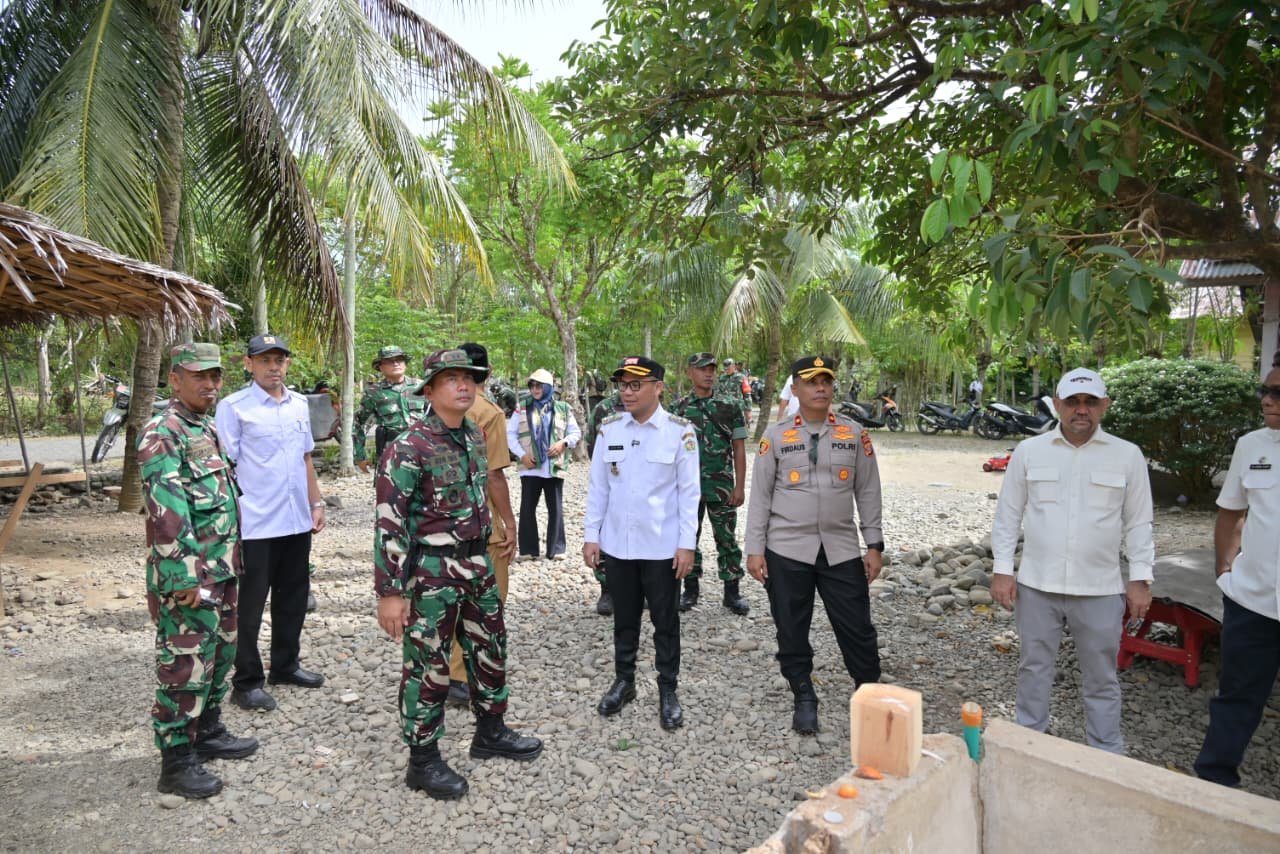 Dandim 0102/Pidie Bersama Waaster Kasdam IM dan Wakil Bupati Tinjau Langsung Sasaran Fisik TMMD Ke-129