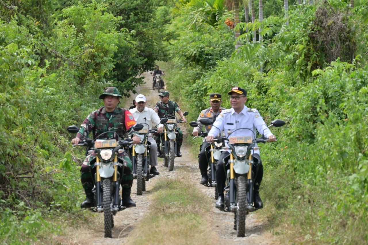 Dandim 0102/Pidie Bersama Waaster Kasdam IM Tinjau Progres Sasaran Fisik TMMD Ke-129 di Desa Lhok Panah