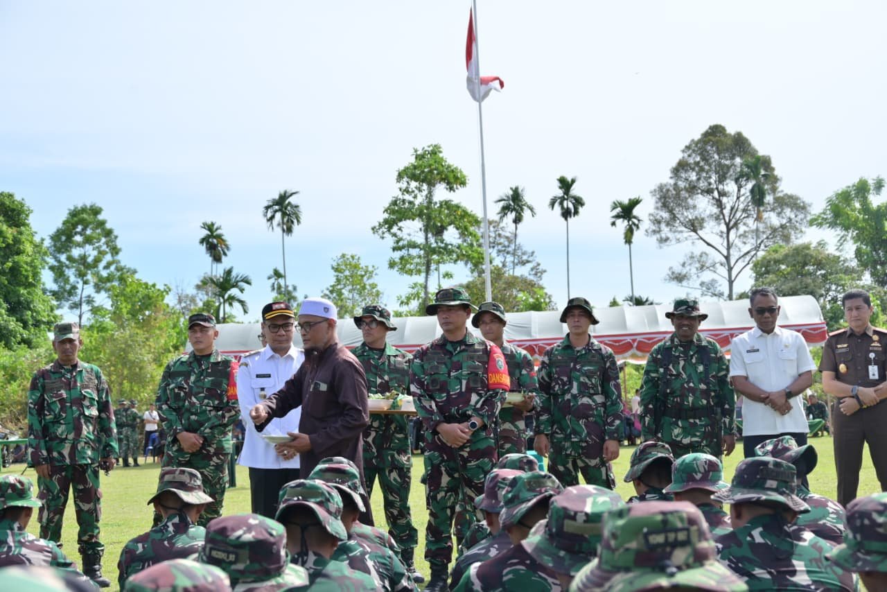 Tradisi Peusijuek Warnai Pembukaan TMMD Ke-129 Kodim 0102/Pidie, Perkuat Nilai Kebersamaan