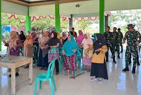 Berpadu Ceria: TMMD 129 Bojonegoro Ajak Lansia Desa Kesongo Senam Sehat