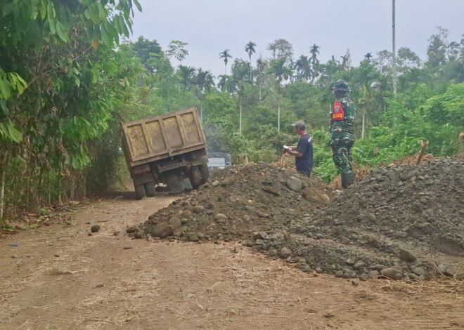 Distribusi Batu dan Pasir Jadi Kunci Kelancaran Pembangunan Jalan TMMD Ke-129 Kodim 0102/Pidie