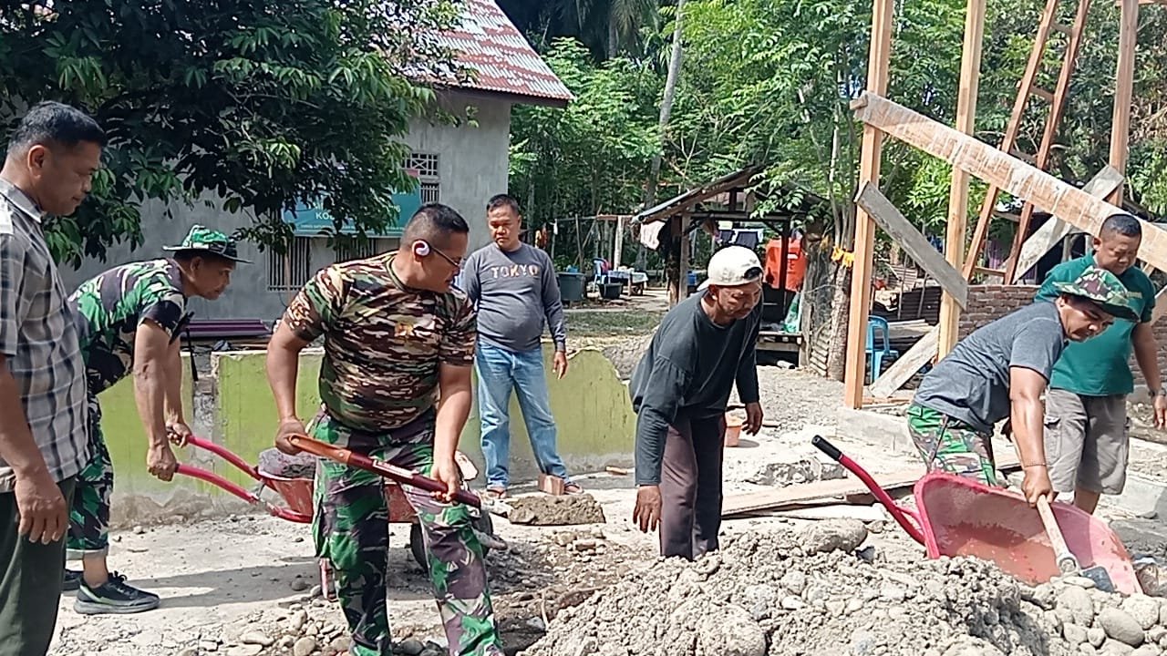 Satgas TMMD Ke-129 Kodim 0102/Pidie Kebut Rehab RTLH Lewat Gotong Royong Penimbunan Material