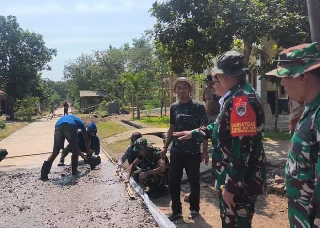 Turun ke Lapangan, Dandim 0620/Kab. Cirebon Cek Progres Pembangunan Jalan Rabat Beton TMMD ke-129 Demi Percepatan Infrastruktur Desa