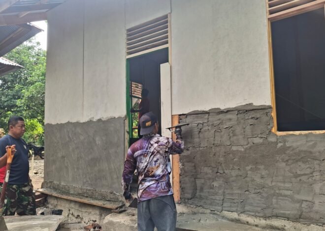 Pantang Menyerah! Satgas TMMD Ke-129 Kodim 0102/Pidie Kebut Plester Dinding RTLH Demi Hunian Layak bagi Warga