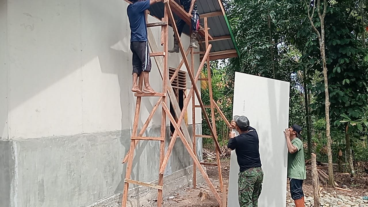 Progres RTLH TMMD Ke-129 Kodim 0102/Pidie Capai 60 Persen, Harapan Rabumah Amin Kian Nyata