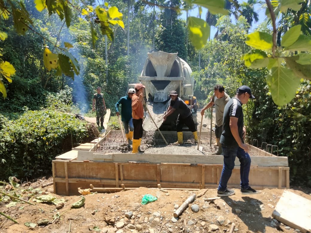 Gotong Royong Satgas TMMD dan Warga Wujudkan Infrastruktur Pertanian yang Kokoh dan Berkualitas