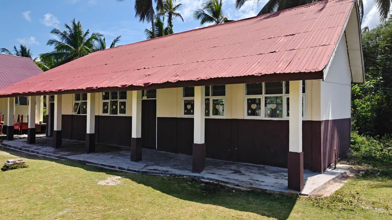 Pengecoran dan Pengecatan SDN Polewali Rampung, Siswa Kini Dapat Belajar dengan Lebih Nyaman