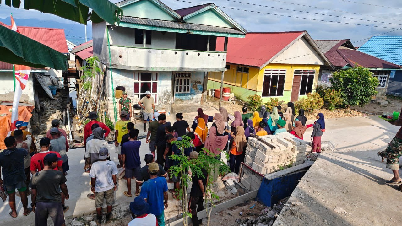 Warga Desa Polewali Kompak Laksanakan Kerja Bakti di Masjid, Diawali Apel Bersama