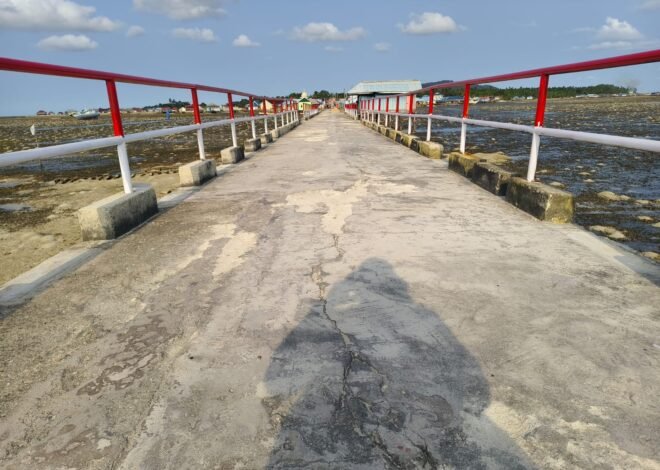 Pengecatan Dermaga Desa Umbele Rampung, Fasilitas Umum Tampak Lebih Baik