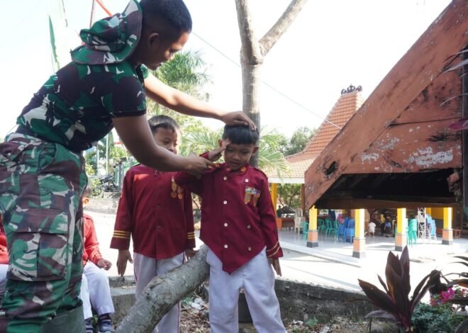 Belajar Sambil Bermain, Cara Humanis TNI Merangkul Anak-Anak di Pelosok Lamongan