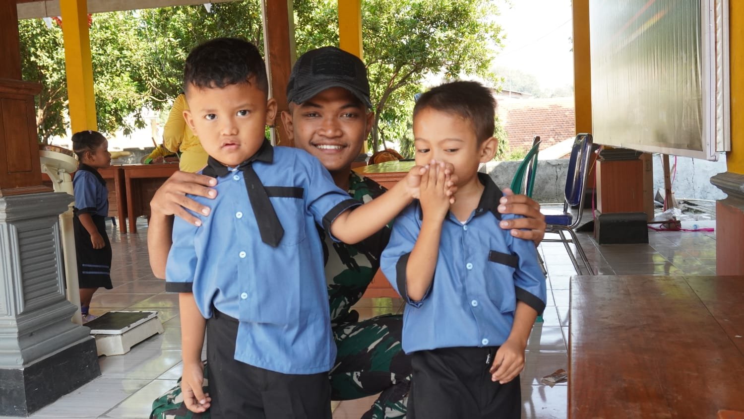 Canda Tawa Anak TK Desa Tlemang Bukti Nyata TNI Menyatu dengan Rakyat