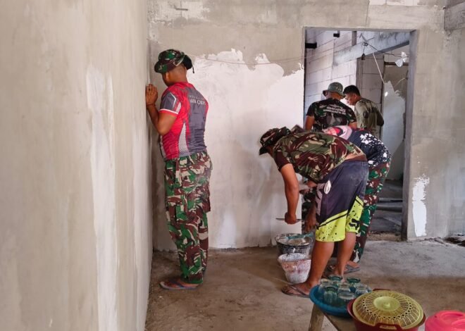 Wajah Baru Rumah Ibu Siswati: Satgas TMMD ke-129 Pacu Pengerjaan Plamir Dinding RTLH