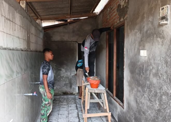 Perindah Tempat Ibadah Desa, Satgas TMMD 129 Bersama Warga Mulai Plester Dinding Mushola Desa Tlemang