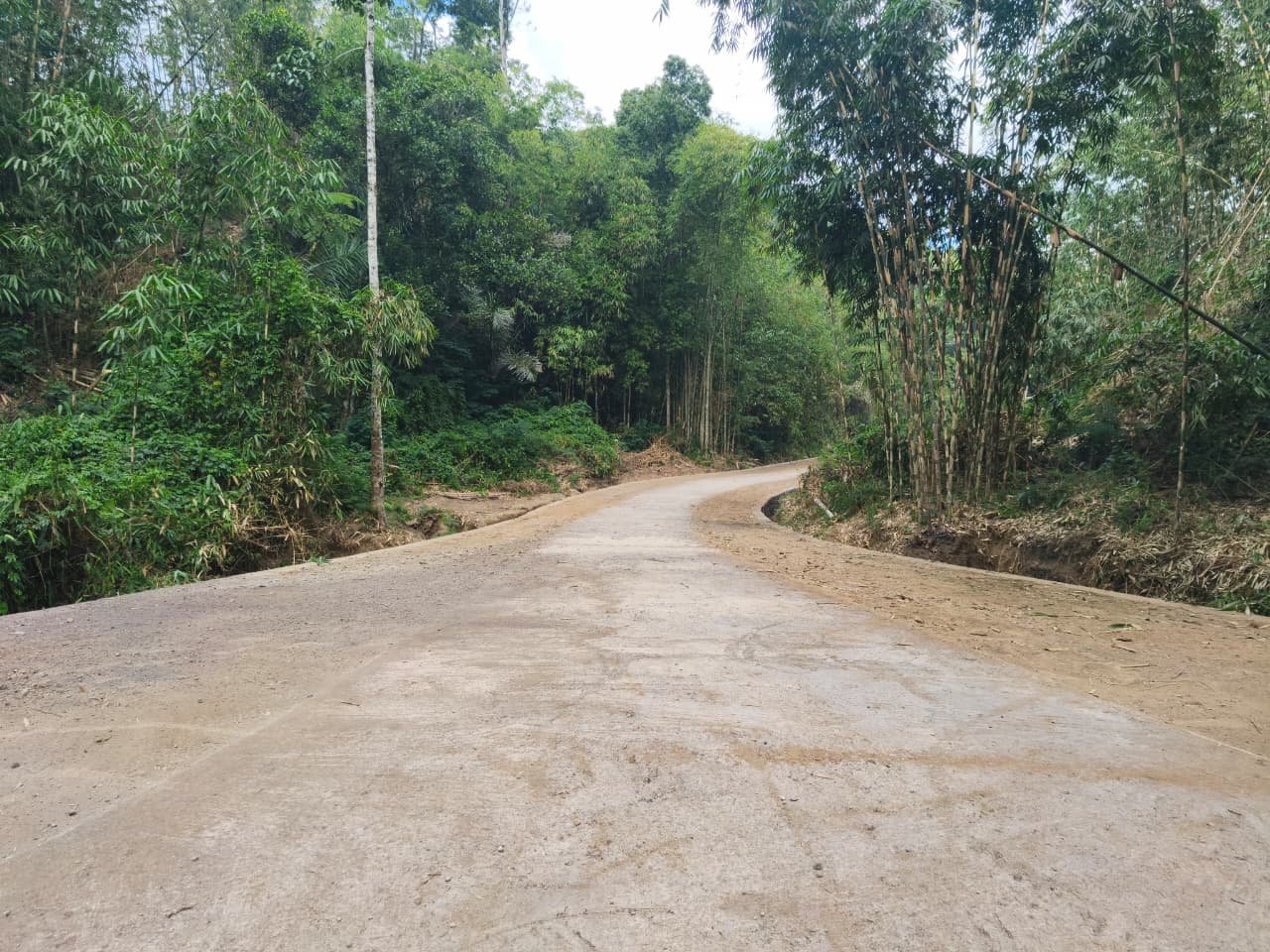 Jalan Rabat Beton 1.766 Meter Rampung, TMMD Ke-129 Buka Akses Ekonomi Warga Sekardadi