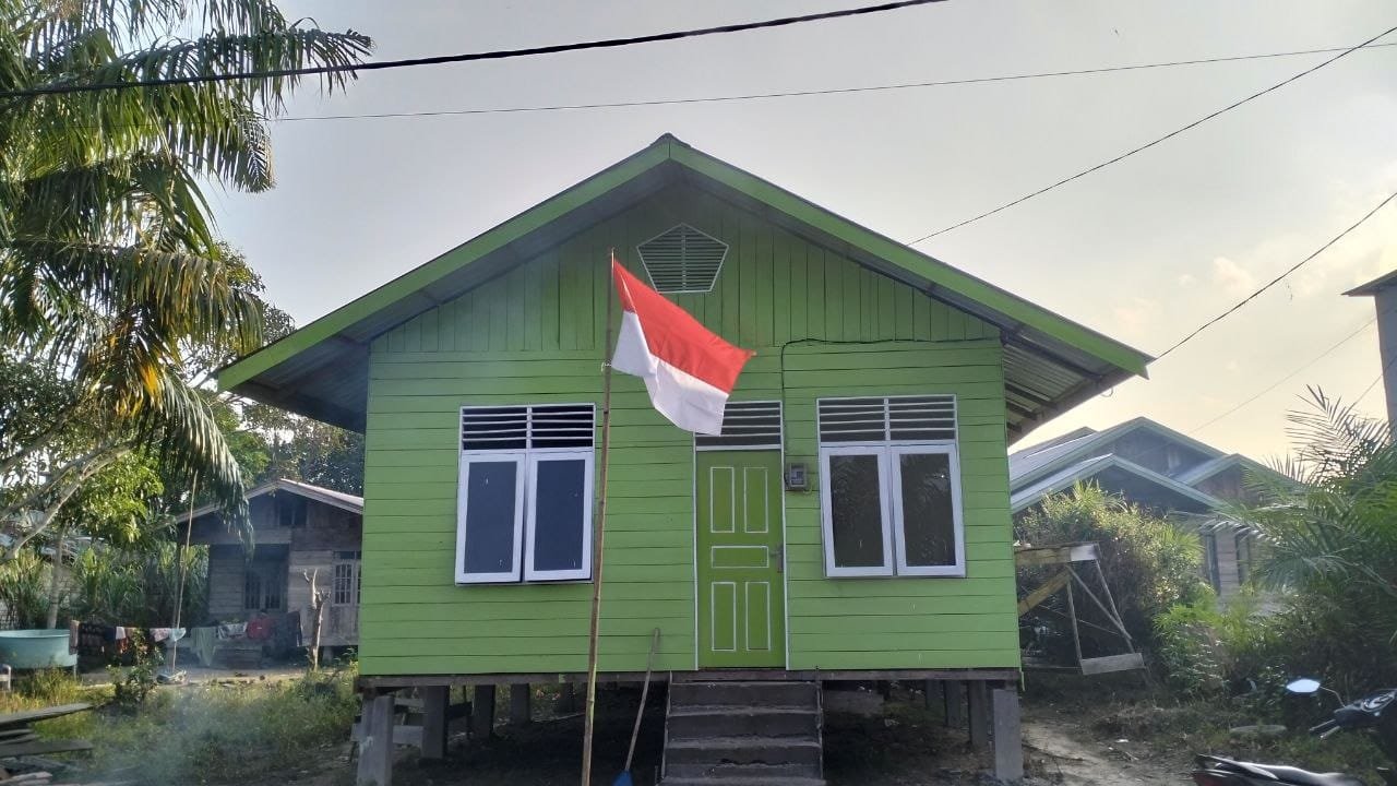 Ibu Asmawati Bergembira, Rumah Barunya Hasil Kerja TMMD Kini Siap Dihuni